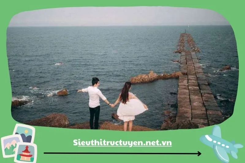 Bãi đá Nghi Thiết - Vẻ đẹp hoang sơ, lãng mạn giữa sóng biển